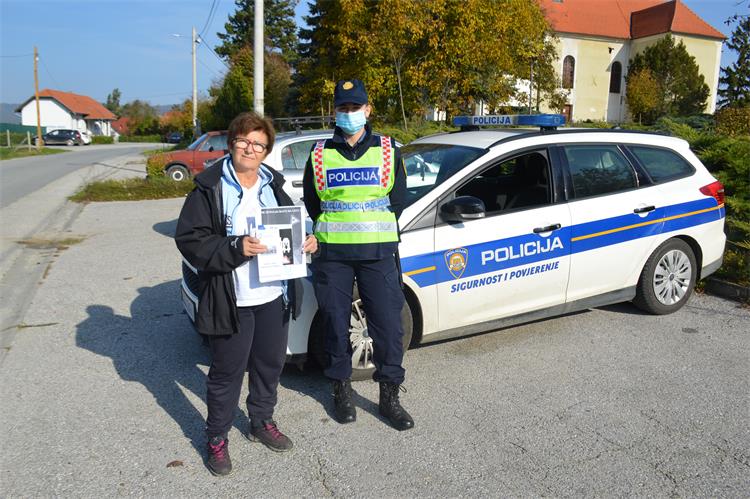 Slika /PU_KK/Vijesti/2020/10/23.10.2020. info točka (1).JPG